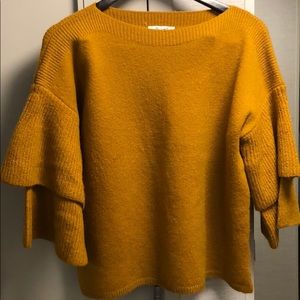 Madewell mustard tiered 3/4 sleeve sweater.